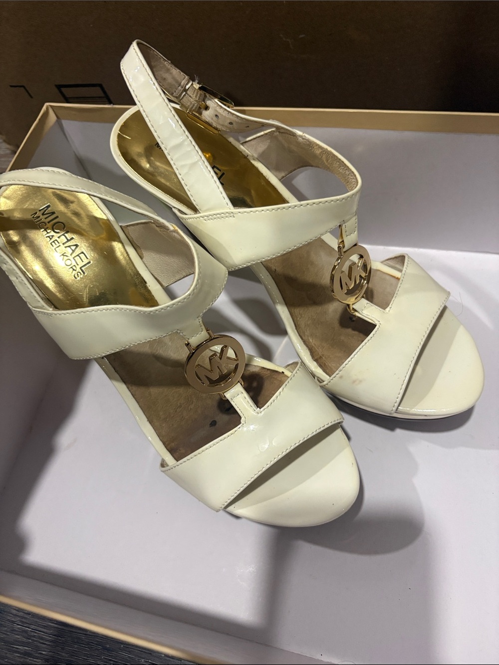 Michael Kors Ivory Leather Open-Toe Slingback Heels with Gold Logo - Picture 1 of 3